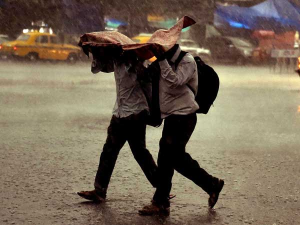 Monsoon update: Heavy rain likely over West Bengal, Sikkim Monsoon update: Heavy rain likely over West Bengal, Sikkim