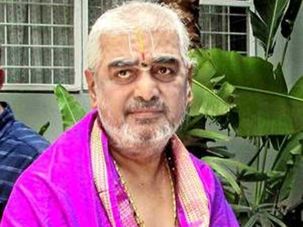 రమణదీక్షితులుకు మద్దతు దారుణం
