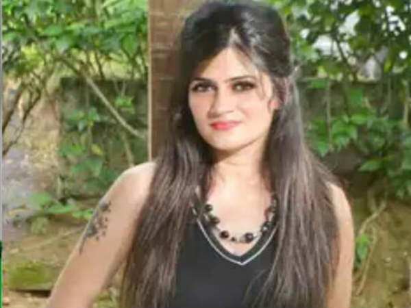 ఇంటి నుంచి వెళ్లిన శైలజ తిరిగి రాలేదు
