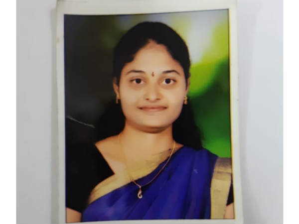 Young woman techie commit suicide in Madhapur Young woman techie commit suicide in Madhapur