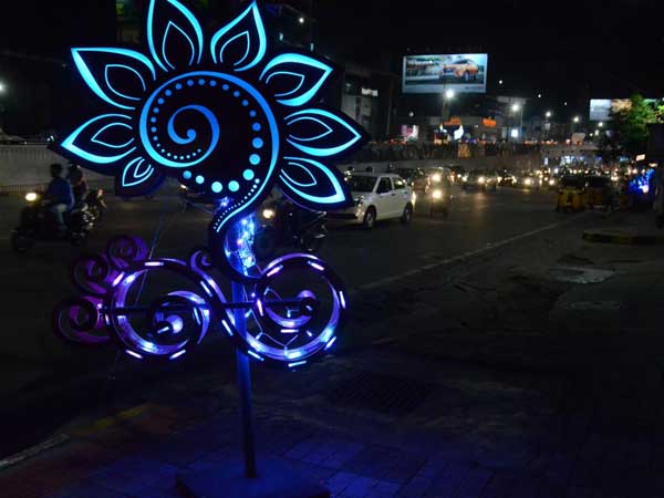 రంగురంగుల విద్యుత్ బల్బులు