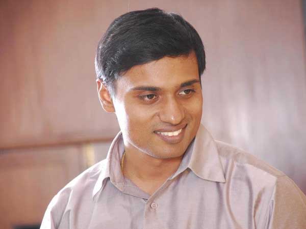పదవులు పోయినా..