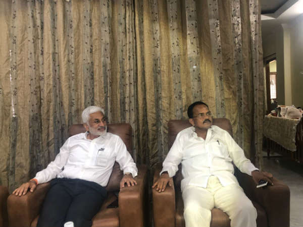 Vijaya Sai Reddy meets Mothkupalli Narsimhulu in hyderabad Vijaya Sai Reddy meets Mothkupalli Narsimhulu in hyderabad