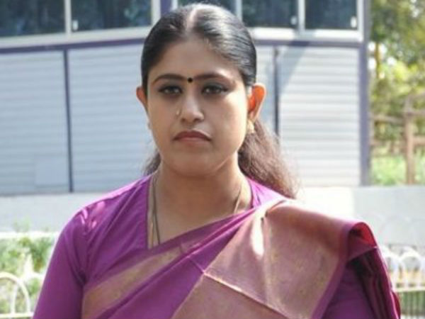 మంత్రితో వ్యక్తిగతంగా డీల్ చేసుకోమని చెప్పారు