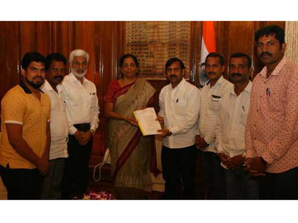 Vijayasai Reddy and ex apprentices association employees meets nirmala sitharaman Vijayasai Reddy and ex apprentices association employees meets nirmala sitharaman
