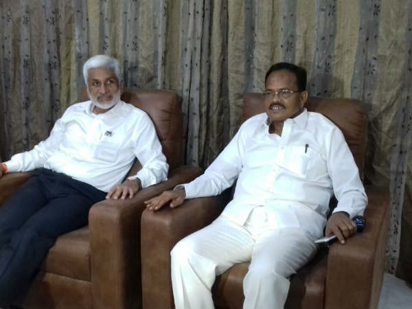 దమ్ముంటే వారిలా సొంత జెండాతో పోటీ చెయ్