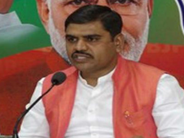దీంట్లోకి కూడా మోడీని లాగుతారేమో..