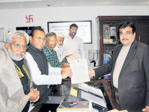 విజయ సాయి రెడ్డి ఎందుకు రాజీనామా చేయడం లేదని టీడిపి సూటి ప్రశ్న..