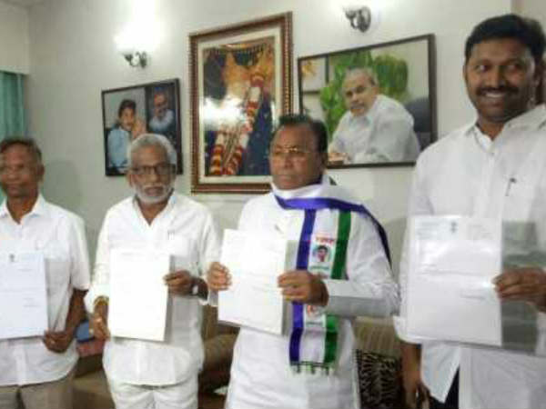 రాజీనామాలతో ఎలాంటి ప్రయోజనం లేదు