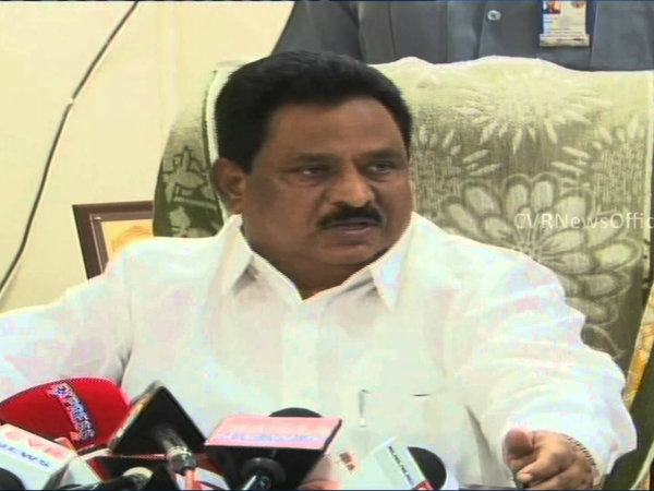 పవన్ ది...ఎవరో రాసిన స్క్రిప్ట్