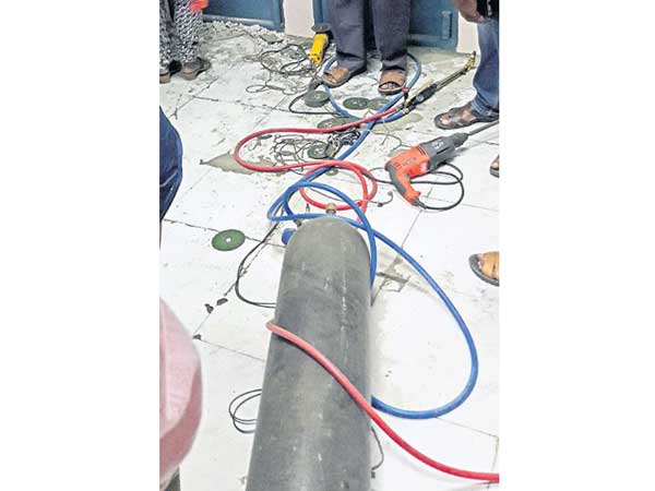 ఇలా దోచేశారు...మొత్తం ఎంతంటే?