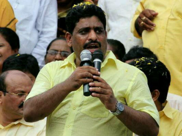 పవన్కు కౌంటర్.. చిరంజీవిని లాగిన బుద్ధా వెంకన్న