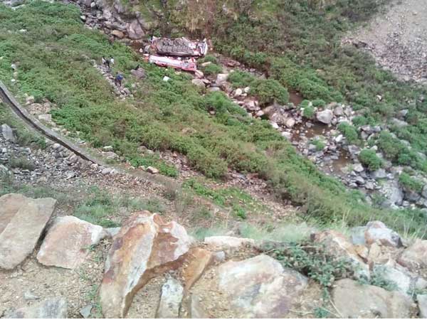 Bus falls into a ditch in Kotdwar and many passenger die Bus falls into a ditch in Kotdwar and many passenger die