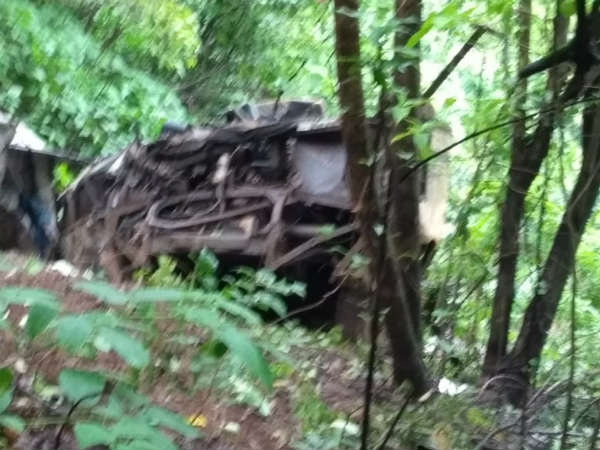 33 feared dead after a bus falls into valley in Maharashtra 33 feared dead after a bus falls into valley in Maharashtra