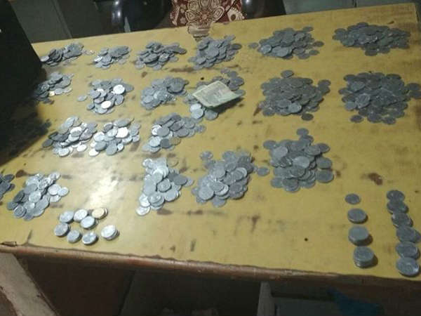 Judgement delayed in divorce case due to coins Judgement delayed in divorce case due to coins