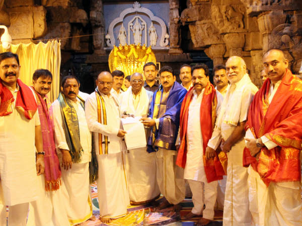 Ravi and Srinivas from USA donated Rs.13.5crores to TTD Ravi and Srinivas from USA donated Rs.13.5crores to TTD