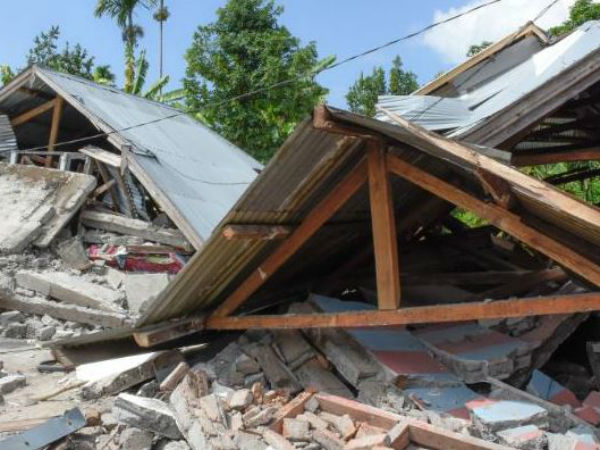 Earthquake kills 14 on tourist island of Lombok in Indonesia Earthquake kills 14 on tourist island of Lombok in Indonesia