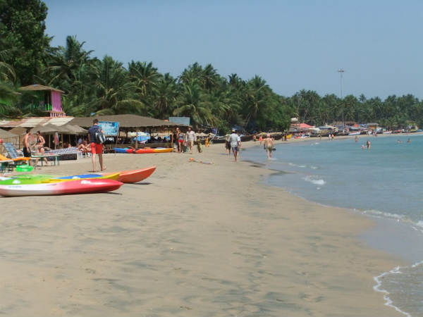 Alcohol to be banned in public places in Goa Alcohol to be banned in public places in Goa