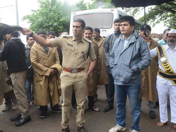 ముందే...లంగరు తీయకుంటే...