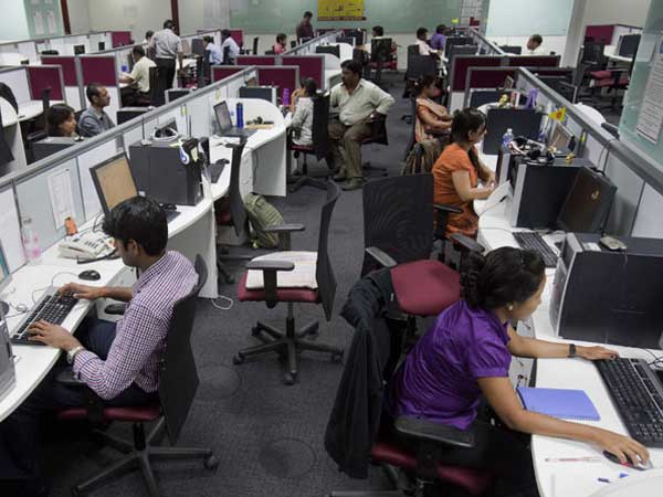 మరోచోటుకు బదలీ చేయాలని కోరడంతో