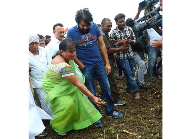 పోలీసుల తూటాలకు నా గుండె చూపుతా