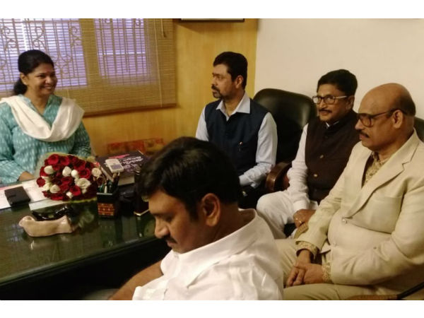 no confidence motion: Kanimozhi supports tdp no confidence motion: Kanimozhi supports tdp