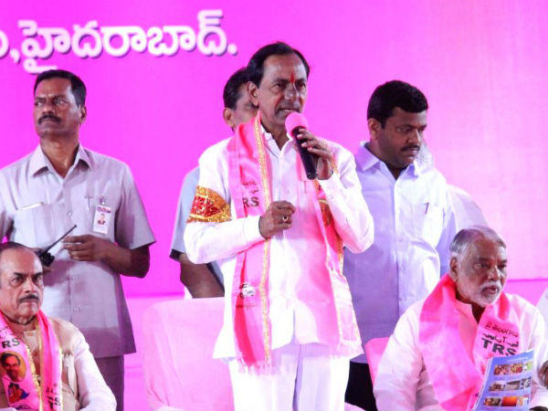 క్రింది స్థాయి అవినీతిని అరికట్టడంలో కేసీఆర్ విఫలం..!!