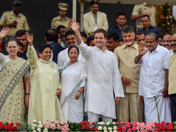 కుమరస్వామి ప్రమాణ స్వీకారం రోజునే టీడిపి కాంగ్రెస్ మద్య చిగురించిన స్నేహం..