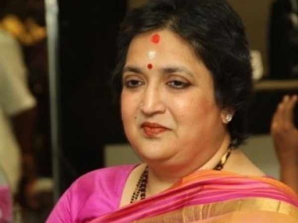 Rajinikanths Wife Latha To Face Trial For Fraud, Says Supreme Court Rajinikanths Wife Latha To Face Trial For Fraud, Says Supreme Court