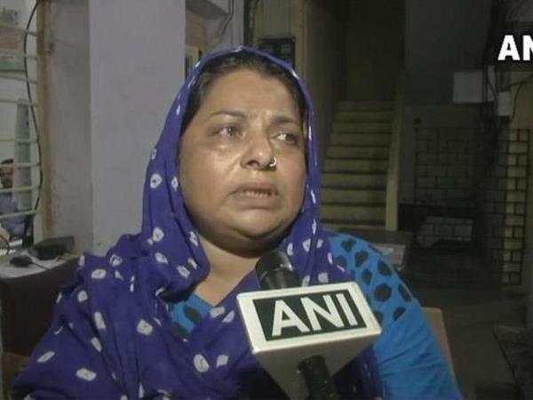 Muslim Woman Working For Cow Protection Seeks Prime Minister Narendra Modis Help Muslim Woman Working For Cow Protection Seeks Prime Minister Narendra Modis Help