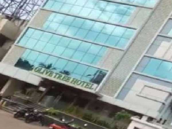 రేట్లు...ఫీట్లు...వృద్దులు సైతం