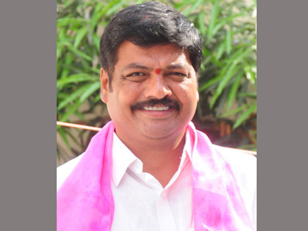కొండా సురేఖను తరిమికొట్టే రోజులు ముందున్నాయి