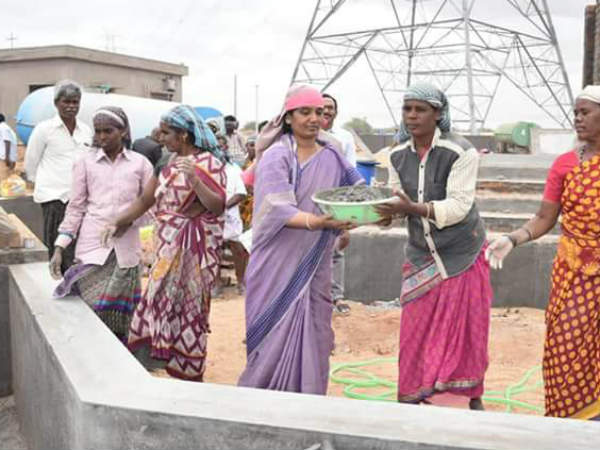 Minister Sunitha, worked as a laborer for Peruru Dam Minister Sunitha, worked as a laborer for Peruru Dam