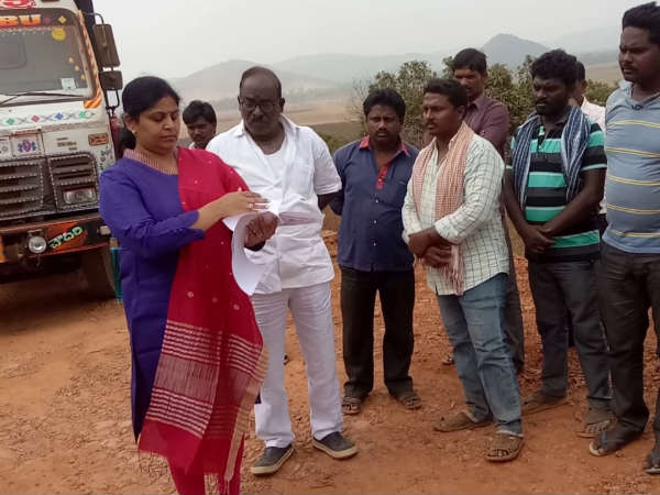పద్మశ్రీది...రౌడీ షీట్ చరిత్ర