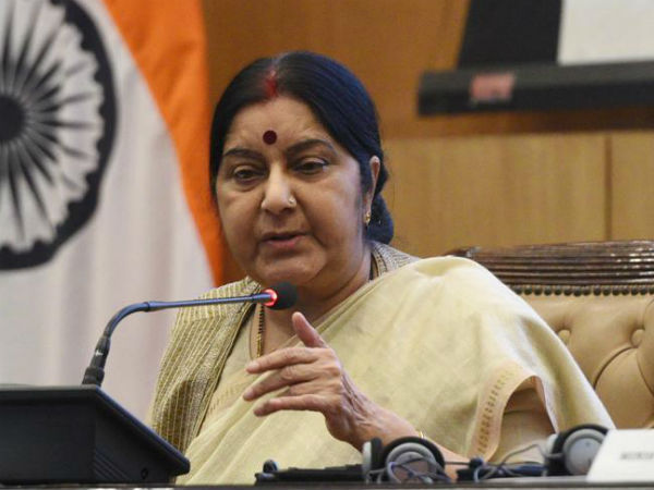 Amid the ongoing twitter war,Sushmas husband comes to defence Amid the ongoing twitter war,Sushmas husband comes to defence