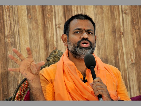 After externment from Hyd, Swami Paripoornananda gets two more show cause notices After externment from Hyd, Swami Paripoornananda gets two more show cause notices