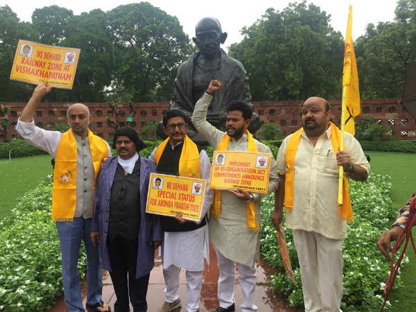 మోడీ చరిత్రలో నిలిచిపోతారు