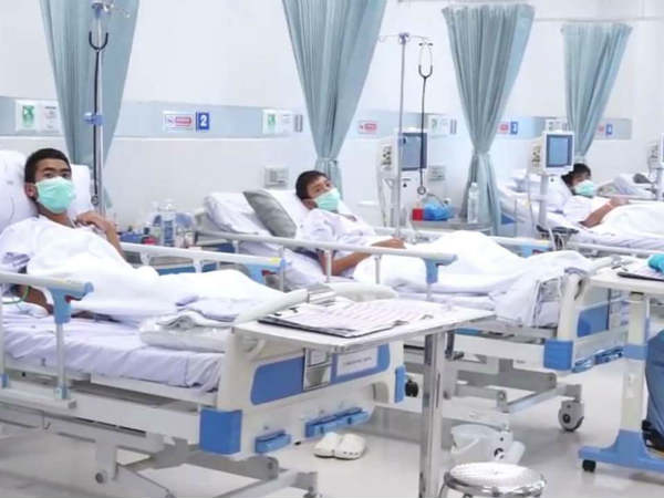 కొద్ది రోజులు వైద్యుల పర్యవేక్షణలోనే ఉంచాలి