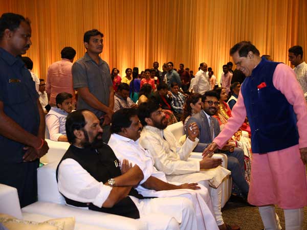 చిరంజీవితో టీఎస్సార్ ముచ్చట్లు
