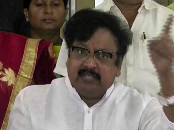 varla ramaiah takes on at Pawan Kalyan and YS Jagan varla ramaiah takes on at Pawan Kalyan and YS Jagan