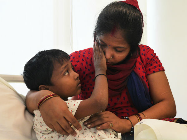 After losing his first son, this poor worker is fighting to save his second After losing his first son, this poor worker is fighting to save his second