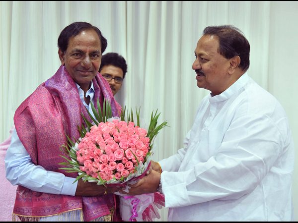 కేసీఆర్ శీనన్న అంటే చాలు..