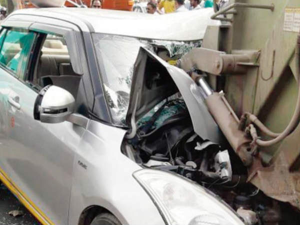 Woman dies in cab accident, driver completes trip and charges Her Woman dies in cab accident, driver completes trip and charges Her