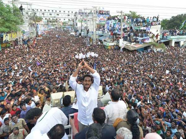 మొన్న పవన్, నేడు కాపు రిజర్వేషన్లు.. వైసీపిని కుదిపేస్తున్న జగన్ వాఖ్యలు..