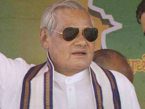 వ్యవస్థాపక అధ్యక్షుడిగా..