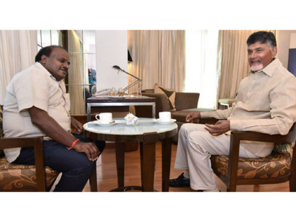కుమారస్వామితో 40నిమిషాలపాటు భేటీ