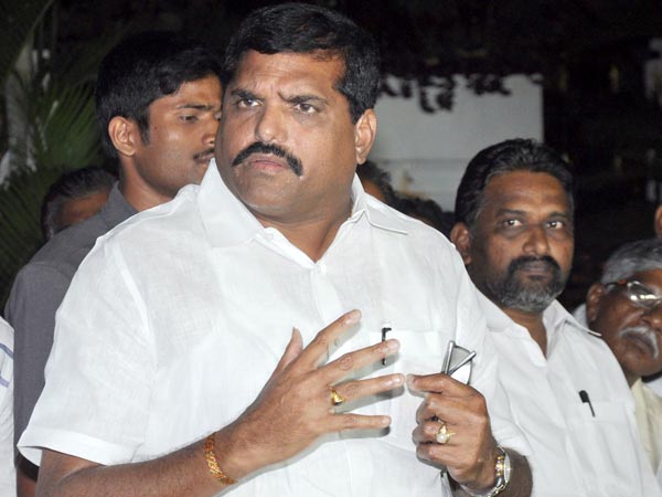 ఒకప్పుడు వెలుగులు..! ప్రస్తుతం చీకట్లు..!!