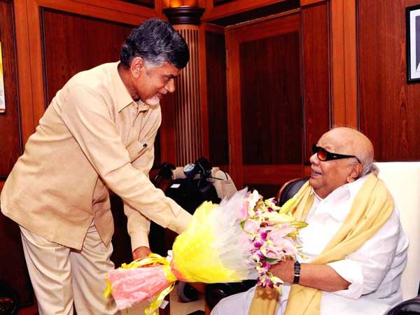 Chandrababu expresses deep sorrow over passing away of Karunanidhi Chandrababu expresses deep sorrow over passing away of Karunanidhi
