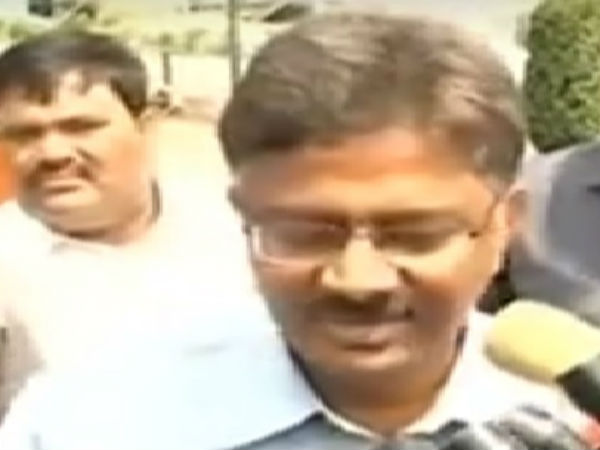 Former DGP Sambasiva Rao Meets CM Chandrababu Naidu Former DGP Sambasiva Rao Meets CM Chandrababu Naidu