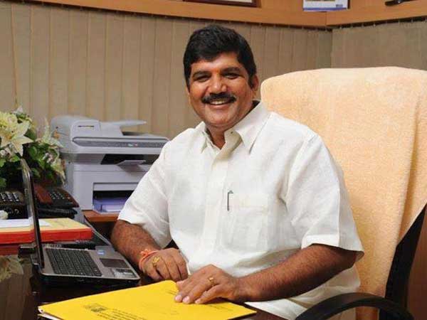 mla-dulipalla-narendra-andhrapradesh-tdp-cm-chandr